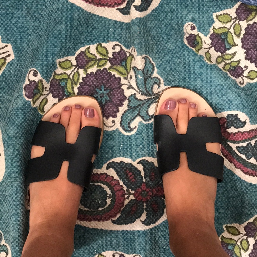 Steve Madden Greece sandals